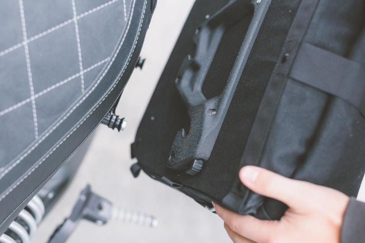 Preview: SW-MOTECH Seitentasche LC2 links 13.5 Liter - schwarz