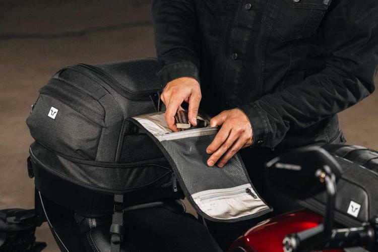 SW-MOTECH Legend Gear tank bag LR4