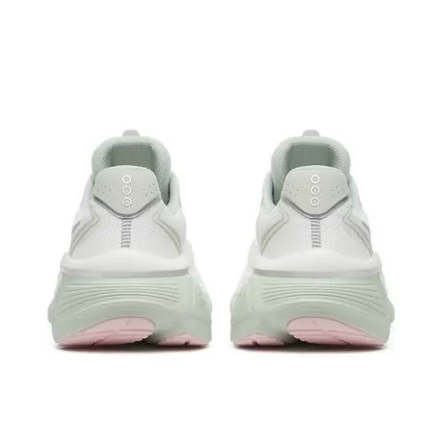 Saucony Hurricane 26 - White/Cast