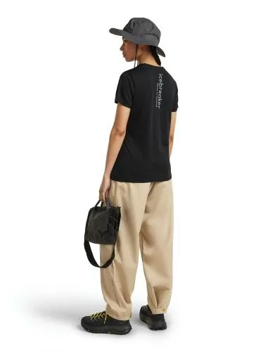 Icebreaker Women Merino 150 Tech Lite SS Tee IB Angle - black