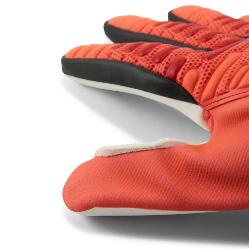 Puma FUTURE Match NC - glowing red