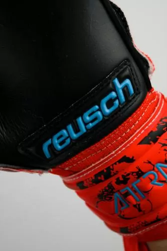 Reusch Attrakt Silver Junior - bright red/future blue/black